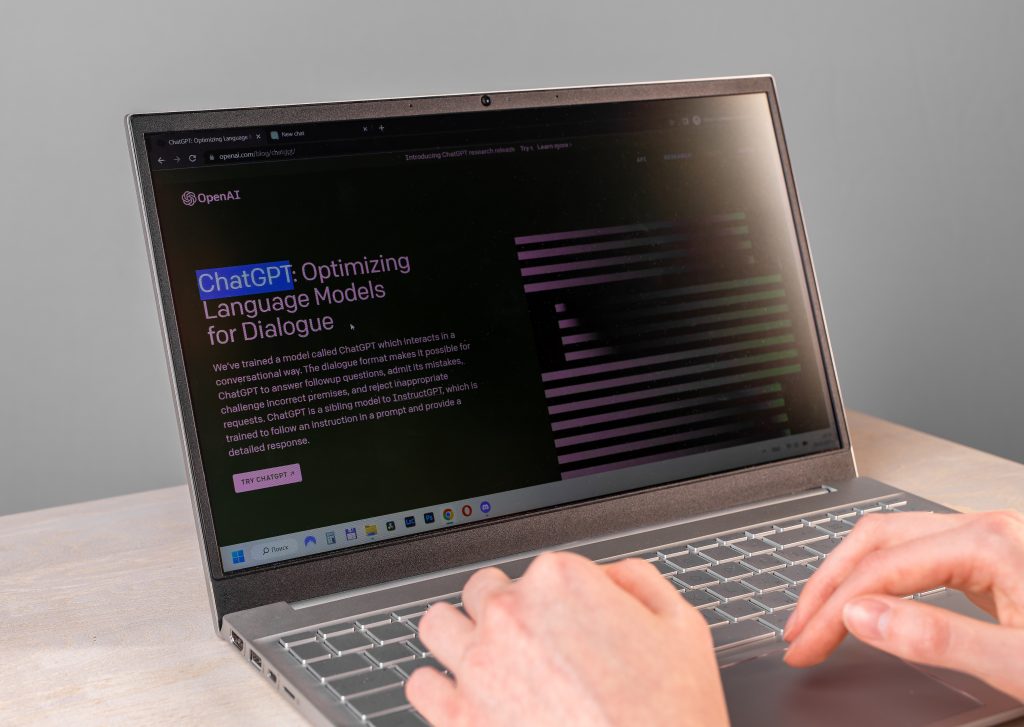 Google Bard atau ChatGPT: Mana yang Lebih Hebat?